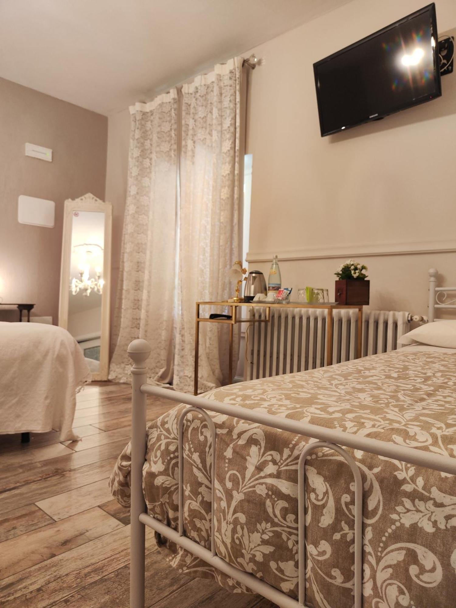 Garda Relais Antica Romelia Bed & Breakfast Montichiari Eksteriør bilde