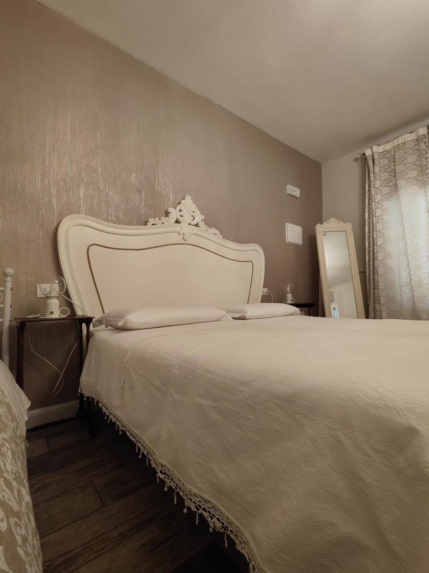 Garda Relais Antica Romelia Bed & Breakfast Montichiari Eksteriør bilde