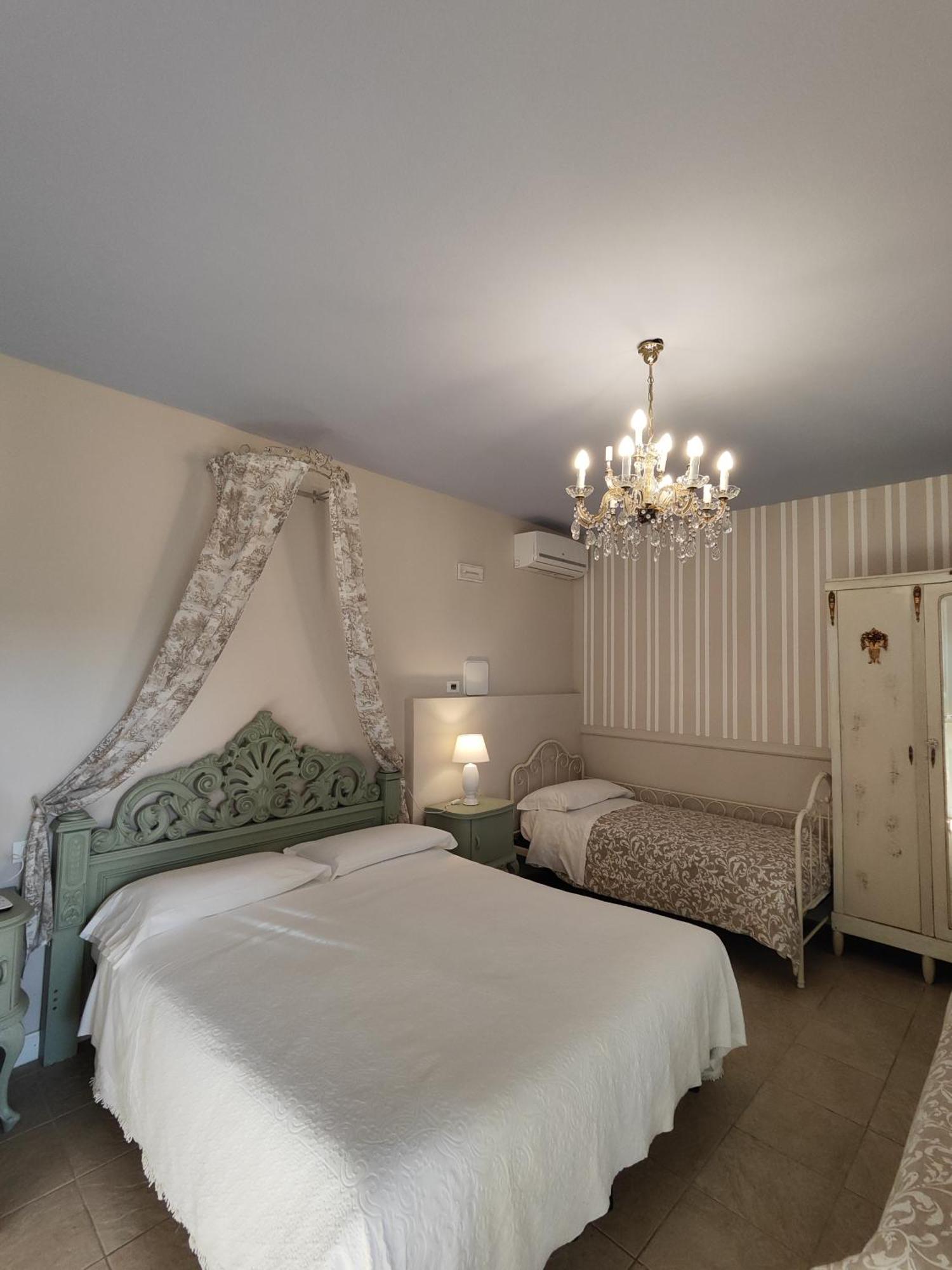 Garda Relais Antica Romelia Bed & Breakfast Montichiari Eksteriør bilde