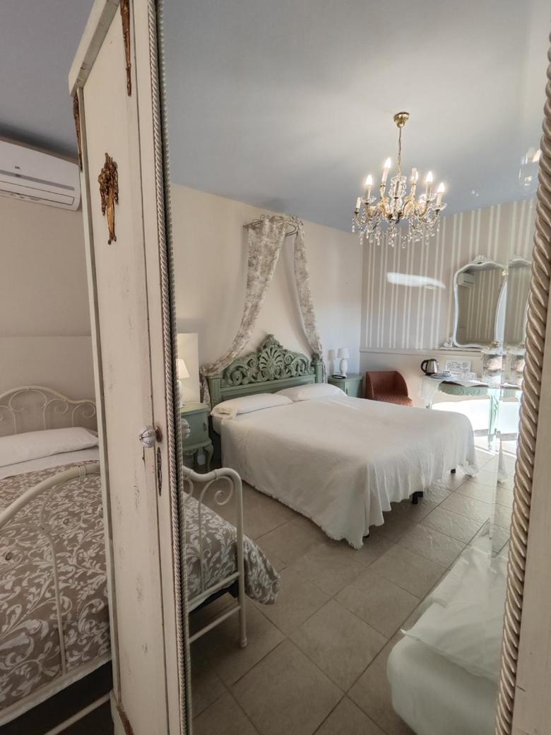 Garda Relais Antica Romelia Bed & Breakfast Montichiari Eksteriør bilde