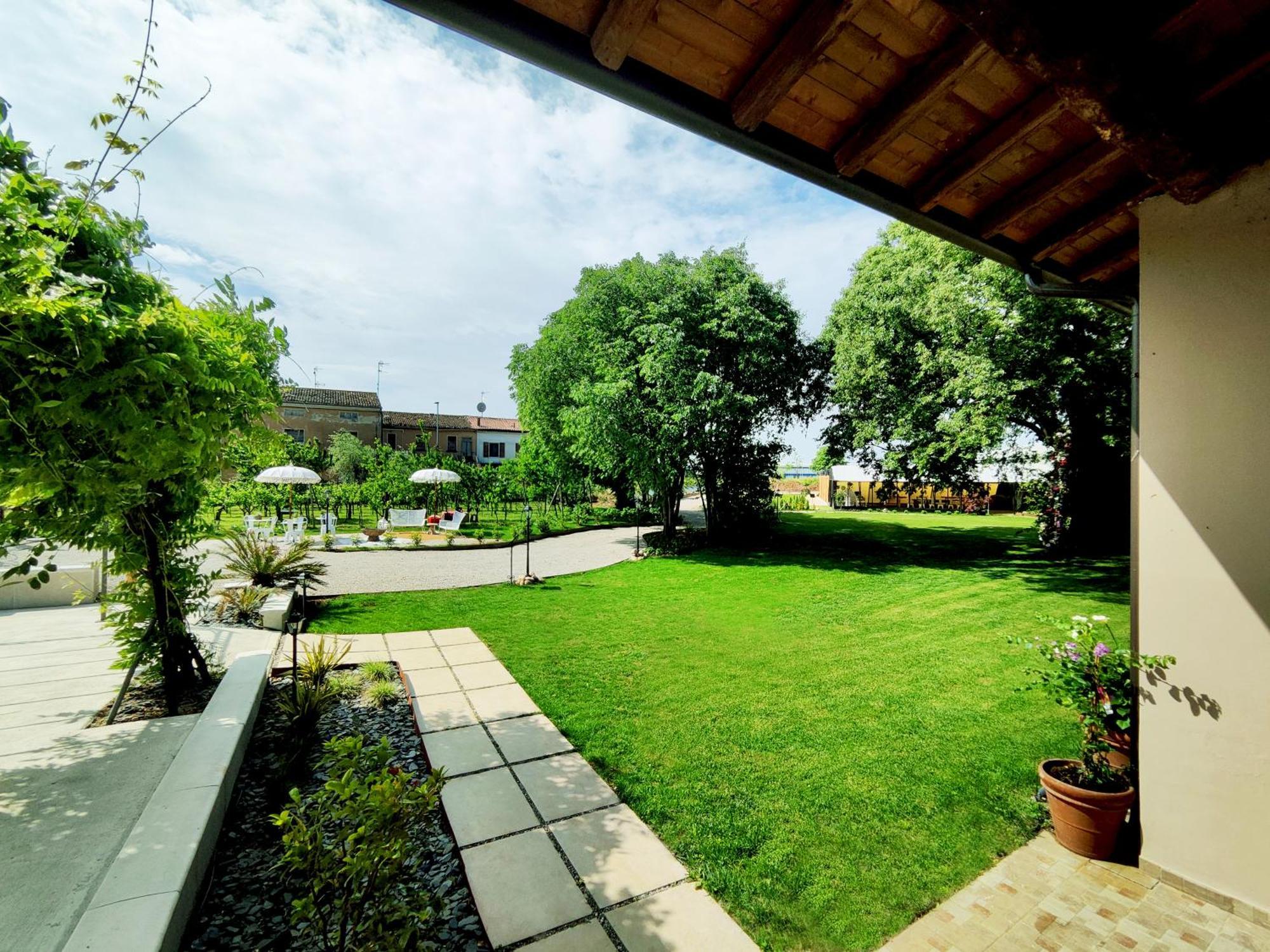 Garda Relais Antica Romelia Bed & Breakfast Montichiari Eksteriør bilde